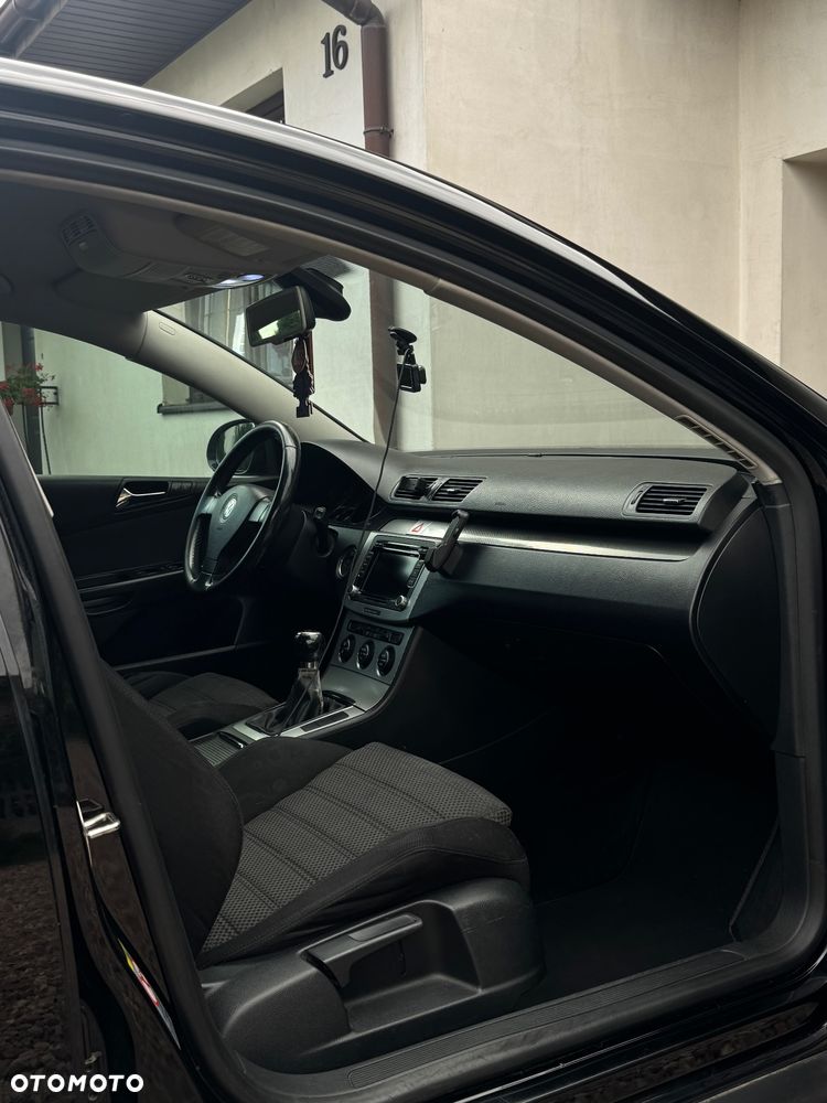 Volkswagen Passat 2.0 TDI Highline - 9