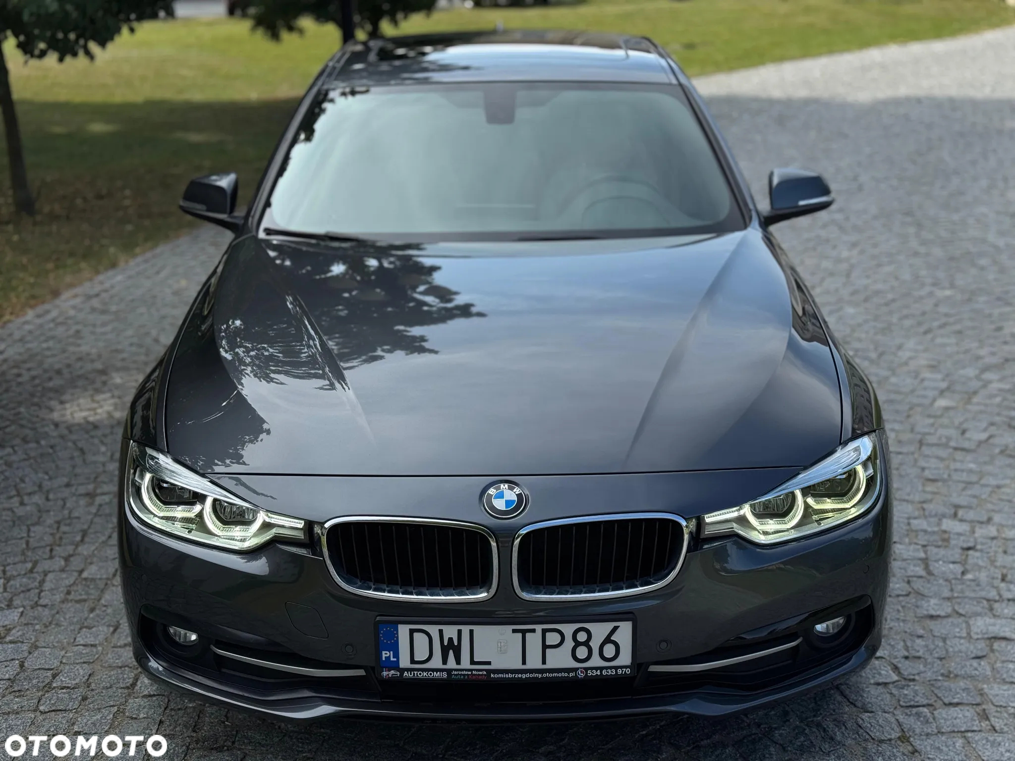 BMW Seria 3 330i - 12