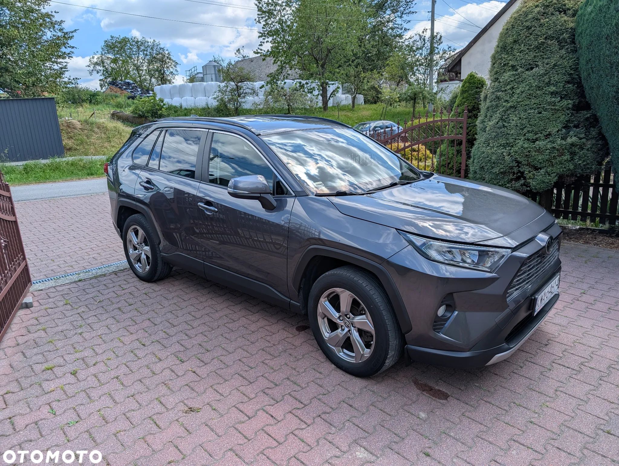 Toyota RAV4 - 1