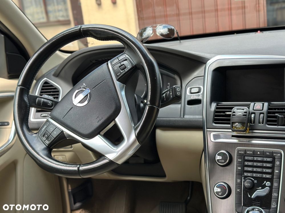 Volvo XC 60 D5 AWD Summum - 10