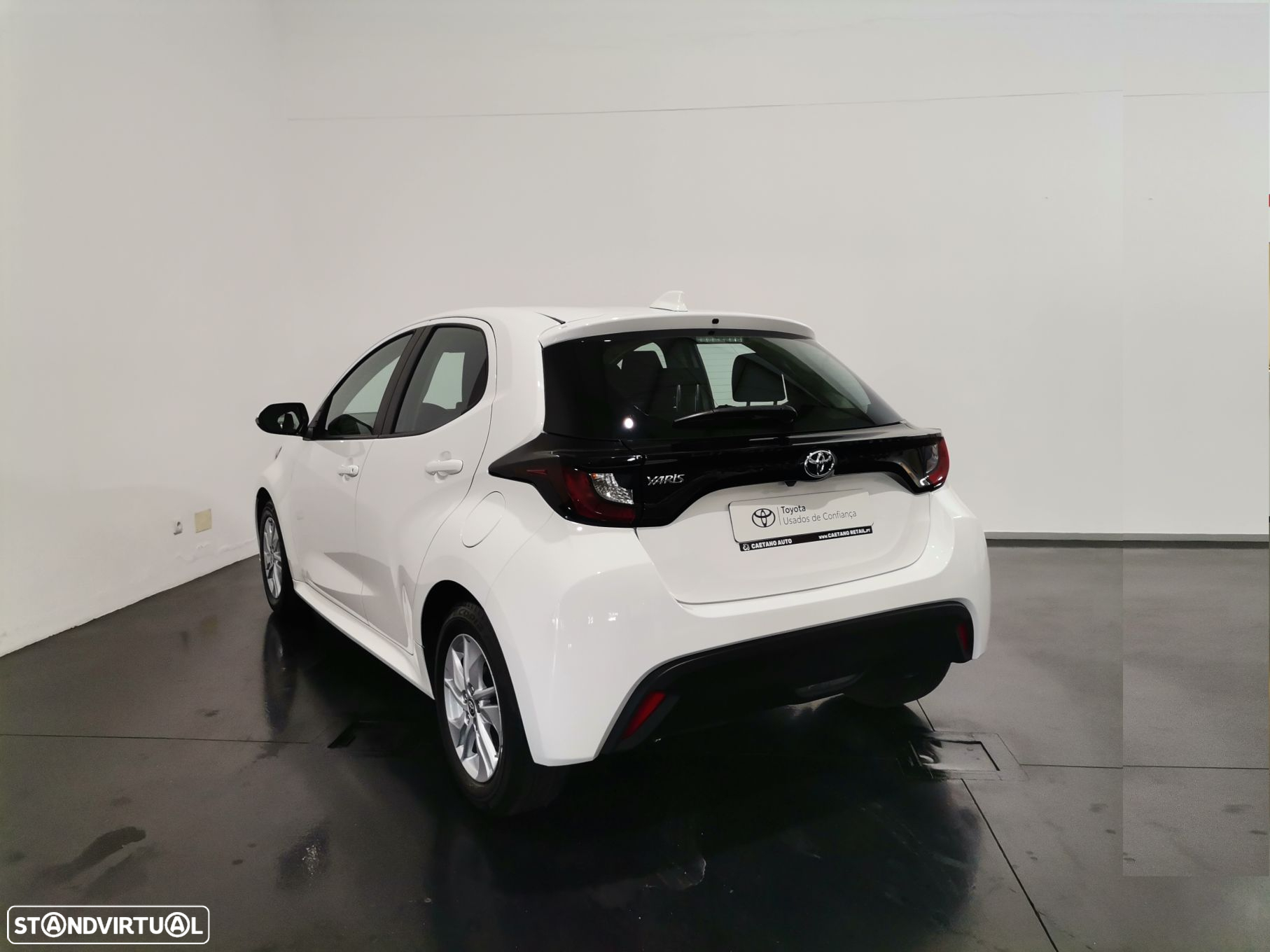Toyota Yaris 1.0 VVT-i Comfort Plus - 2
