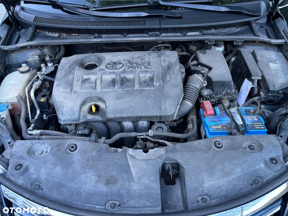 Toyota Avensis 1.8 Premium - 10