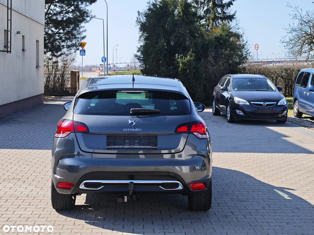 Citroën DS4 HDi 165 SoChic - 32