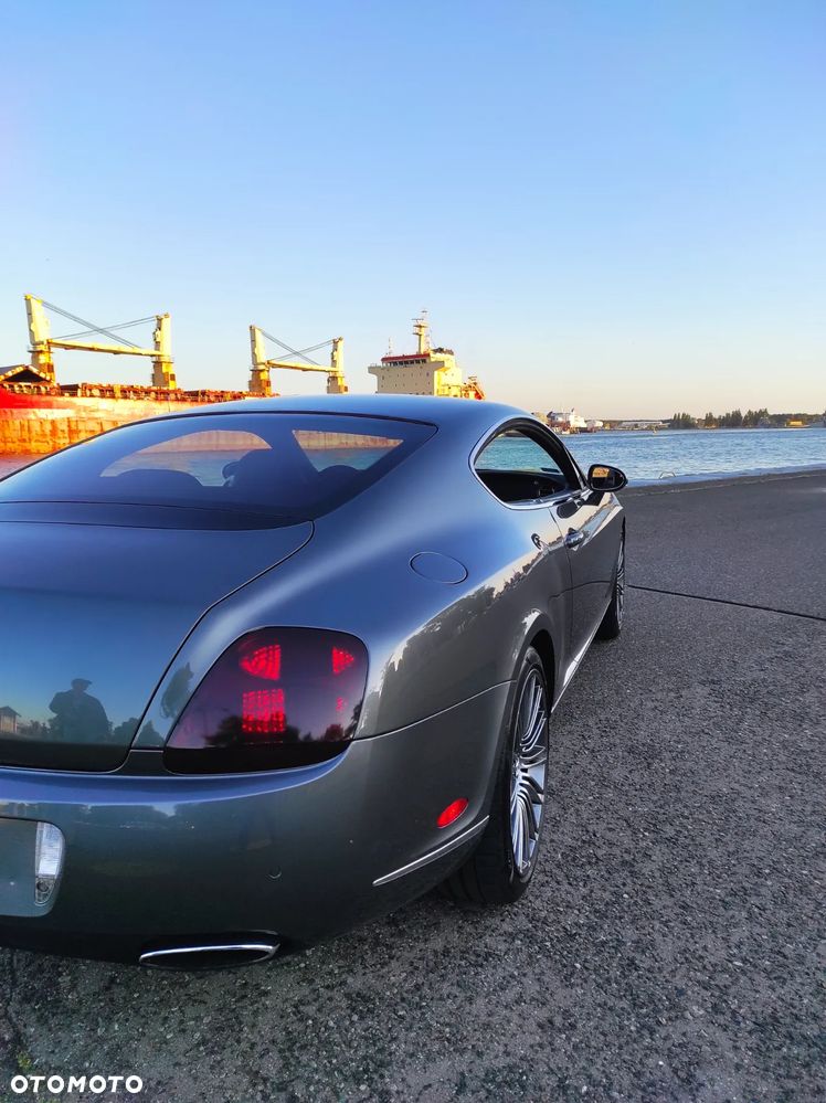 Bentley Continental GT - 12