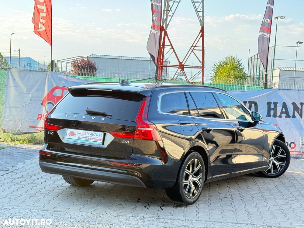 Volvo V60 B4 MHEV AT8 FWD Momentum - 5