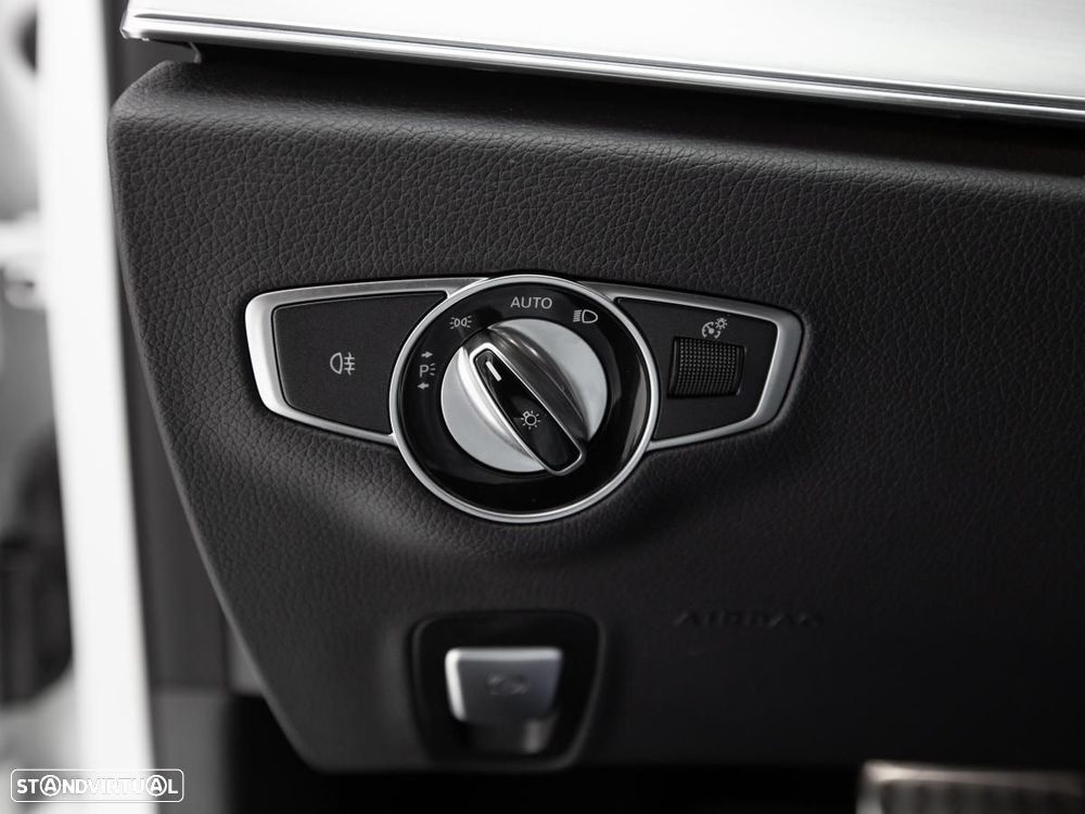 Mercedes-Benz E 300 de AMG Line - 20