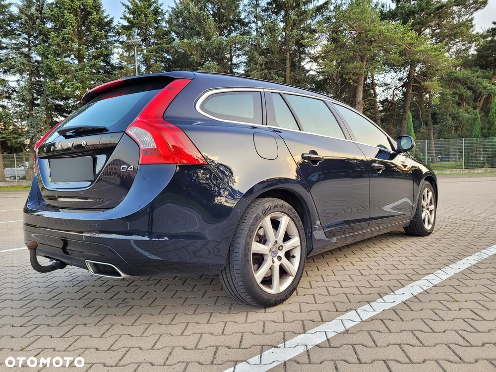 Volvo V60 D4 Momentum - 4