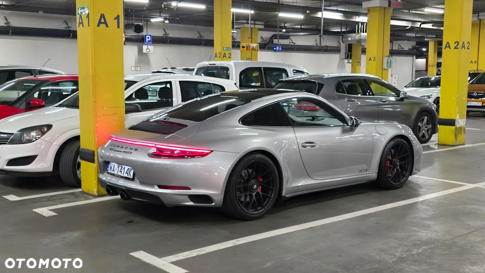 Porsche 911 Carrera 4 GTS PDK - 39