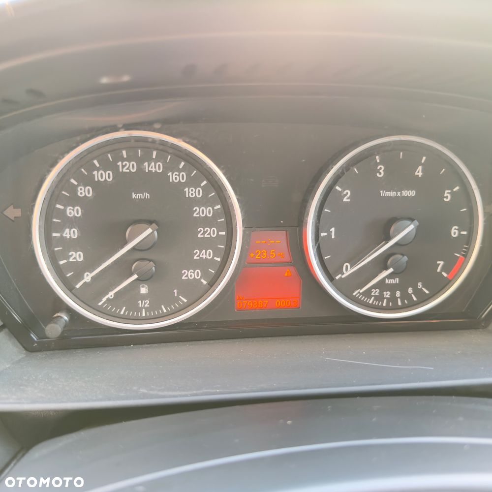 BMW Seria 5 550i Sport-Aut - 3