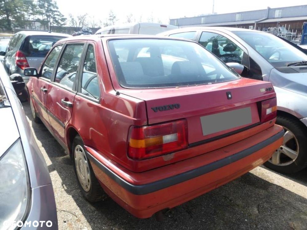 Volvo Seria 400 - 3