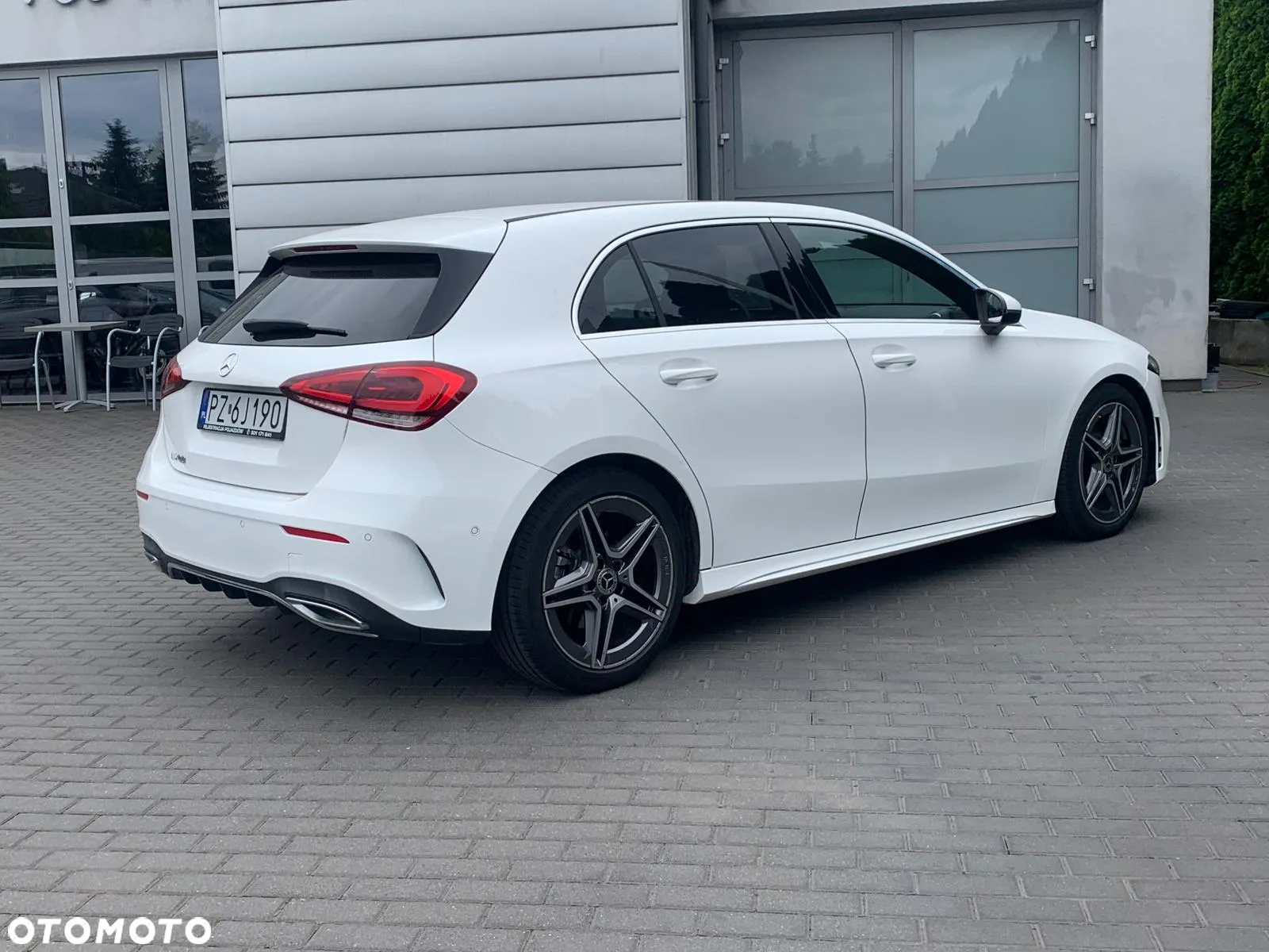 Mercedes-Benz Klasa A 200 AMG Line 7G-DCT - 4