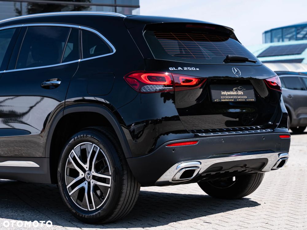 Mercedes-Benz GLA 250 e 8G-DCT Edition Progressive Line - 12