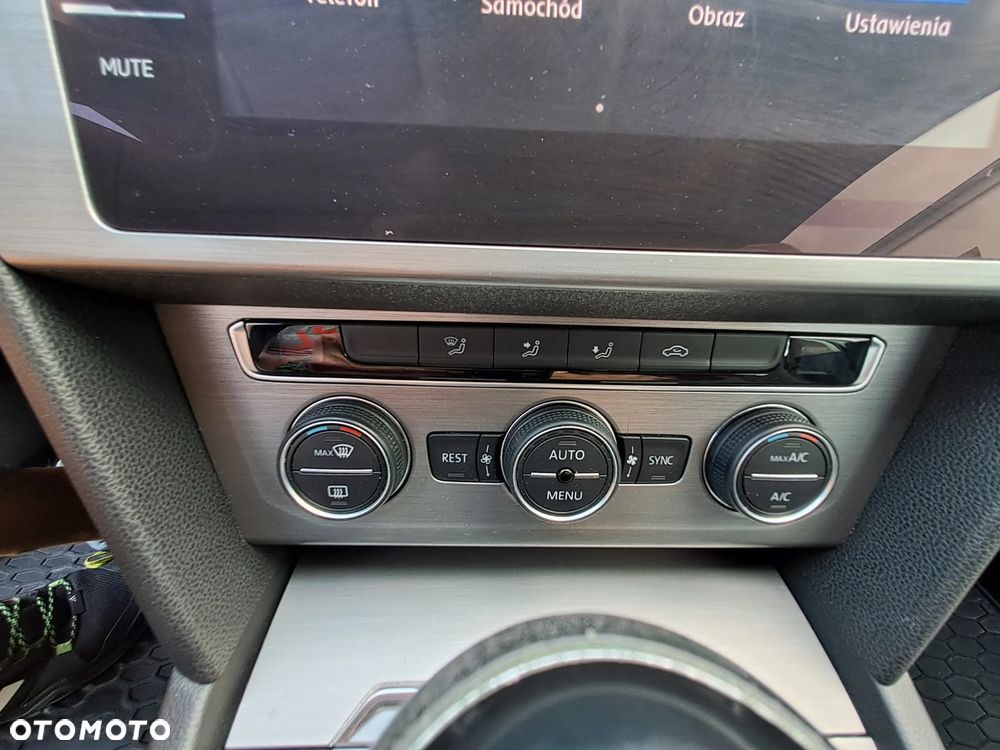 Volkswagen Passat Variant - 17