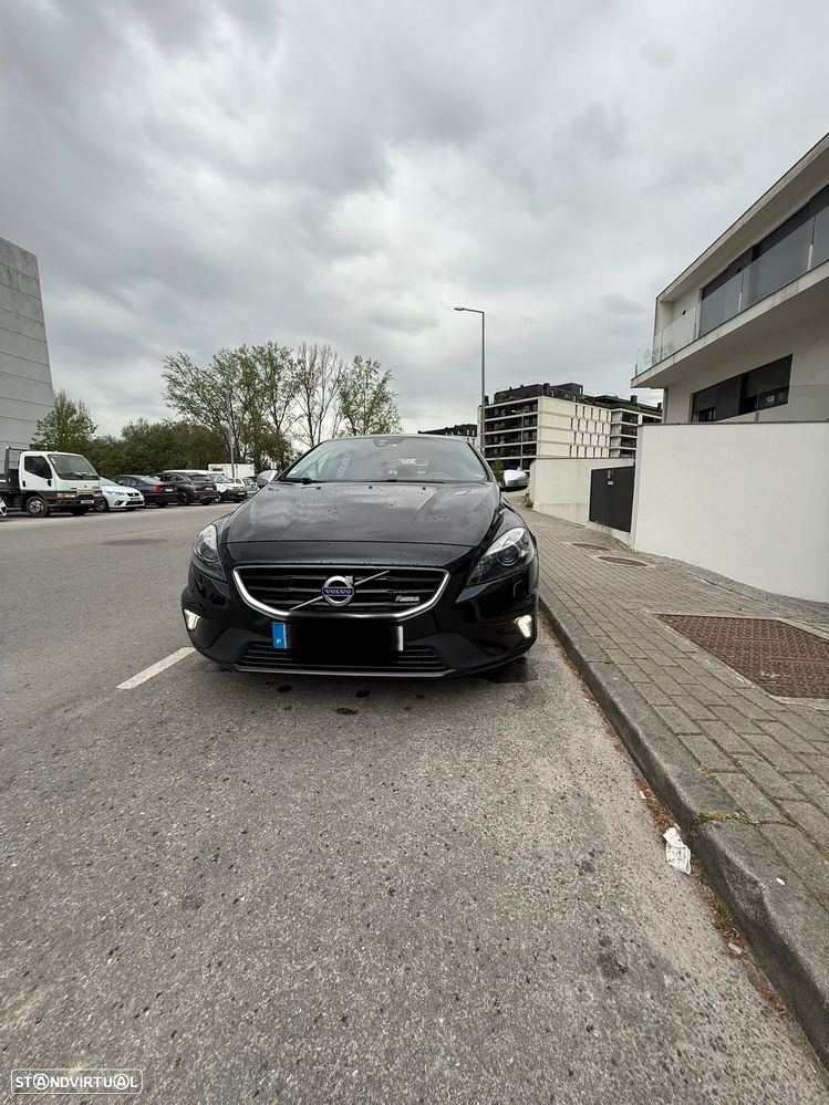 Volvo V40 D2 R Design - 4