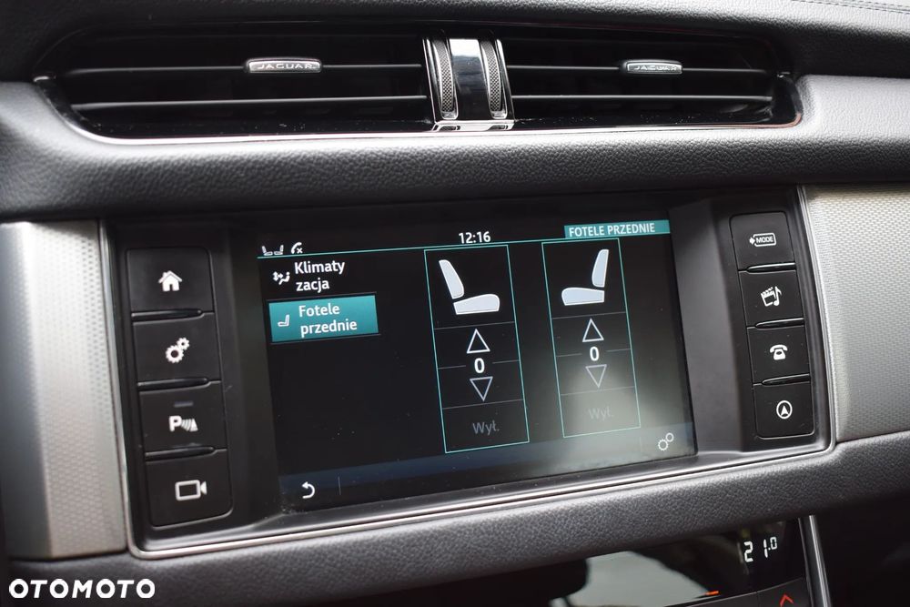 Jaguar XF 3.0 TDV6 Portfolio - 17