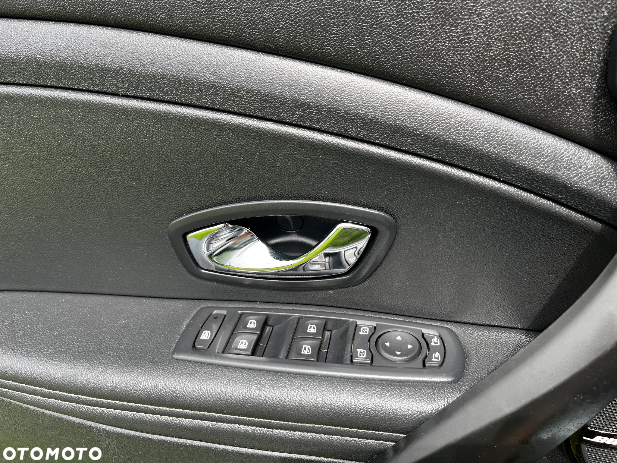 Renault Megane Grandtour ENERGY TCe 115 Start & Stop Bose Edition - 13
