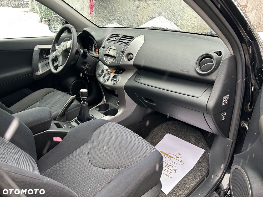 Toyota RAV4 2.2 D-4D 4x4 - 11