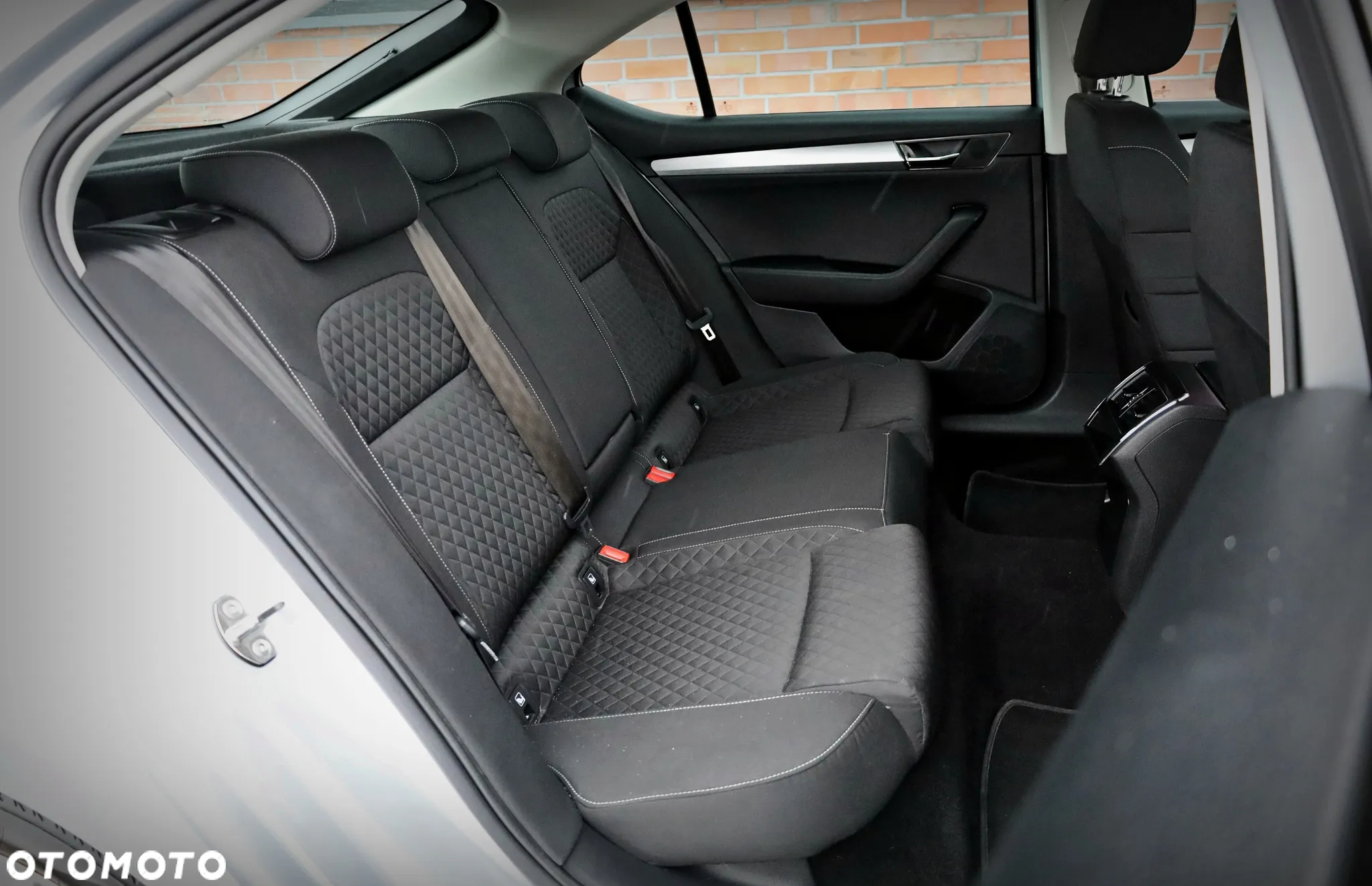 Skoda Superb 2.0 TDI SCR Ambition - 23