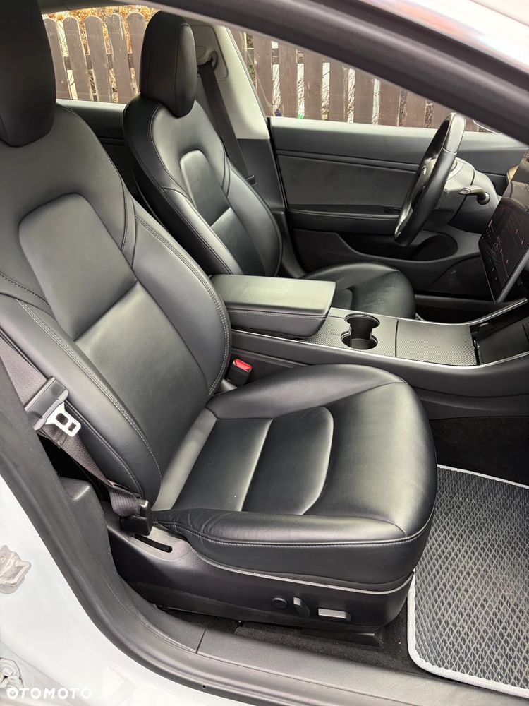 Tesla Model 3 - 14