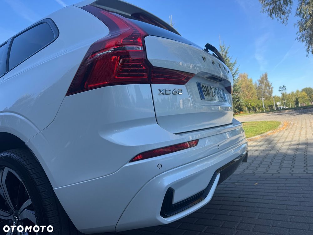 Volvo XC 60 T6 AWD Recharge Geartronic RDesign Expression - 38