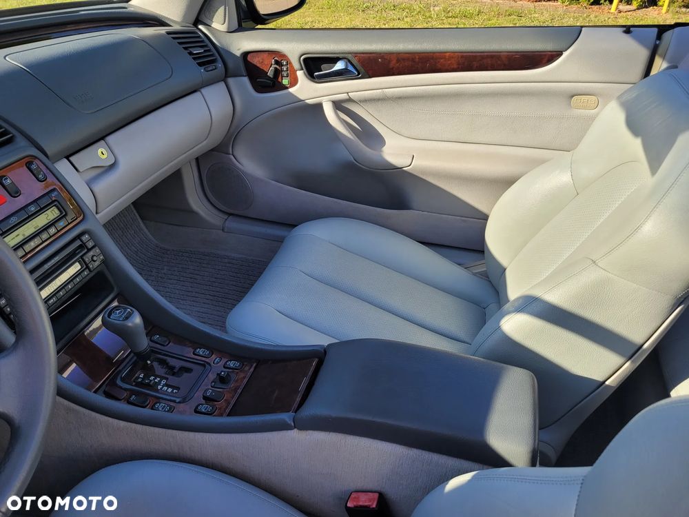 Mercedes-Benz CLK 320 - 11