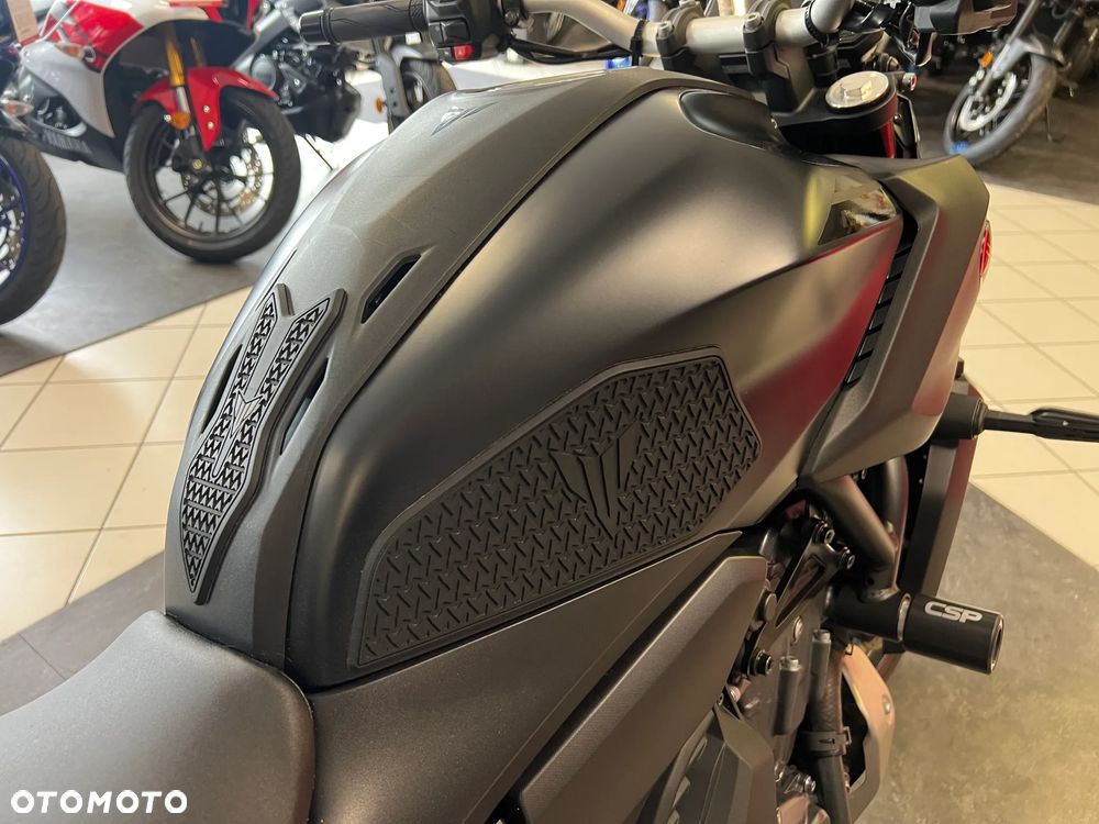 Yamaha MT - 8
