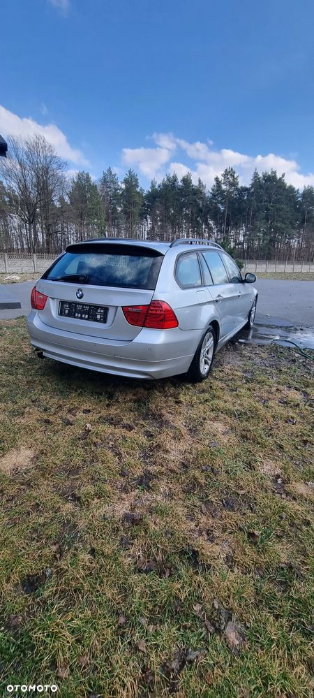 BMW Seria 3 318i - 6