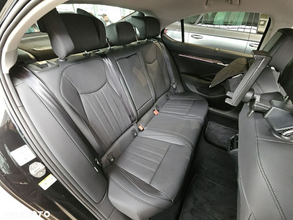 Skoda Superb 2.0 TDI SCR 4x4 L&K DSG - 10