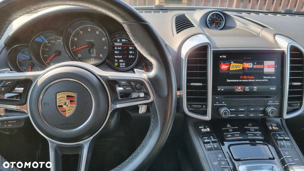 Porsche Cayenne Platinum Edition - 16