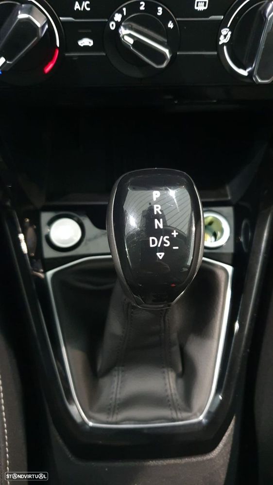 VW T-Cross 1.0 TSI Urban DSG - 19