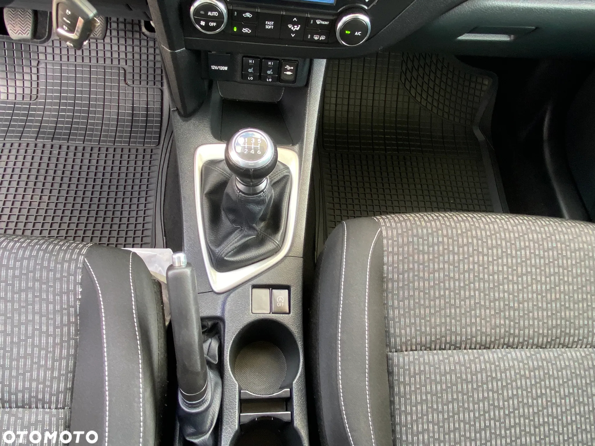 Toyota Auris - 29