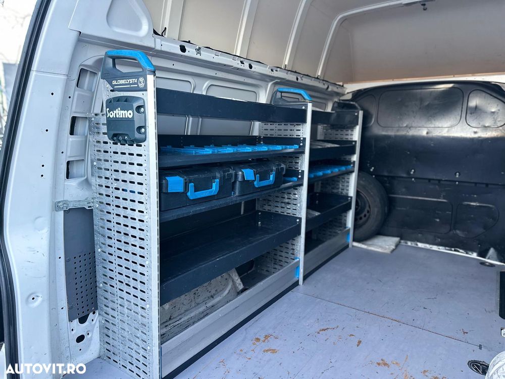 Volkswagen Transporter - 11