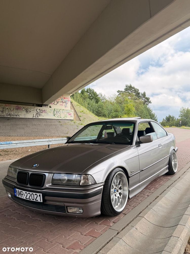BMW Seria 3 323i - 1