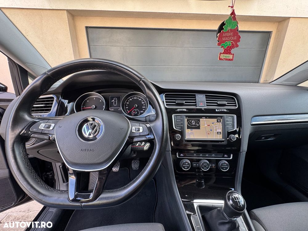 Volkswagen Golf 1.6 TDI BlueMotion Technology Comfortline - 12