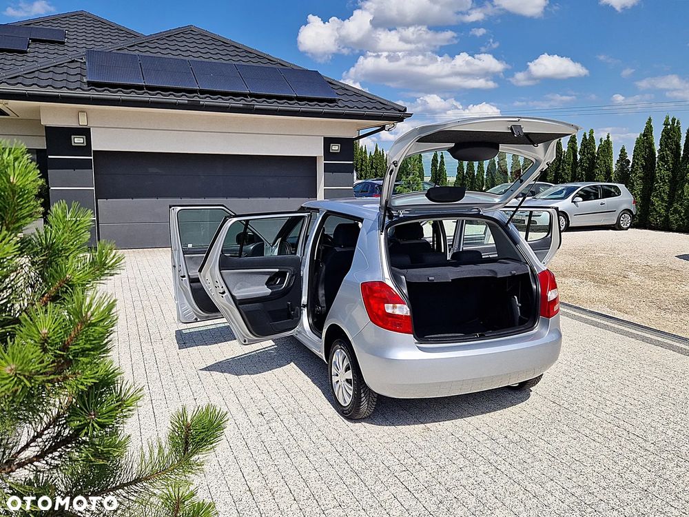 Skoda Fabia 1.2 HTP Cool Colour Edition - 8