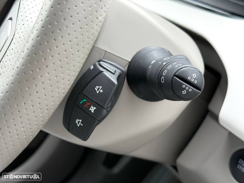 Renault Zoe (c/ Bateria) 41 kwh Intens - 29