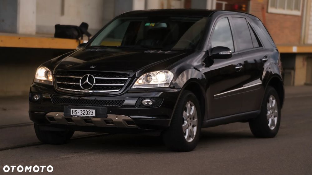 Mercedes-Benz ML 350 4Matic 7G-TRONIC - 24
