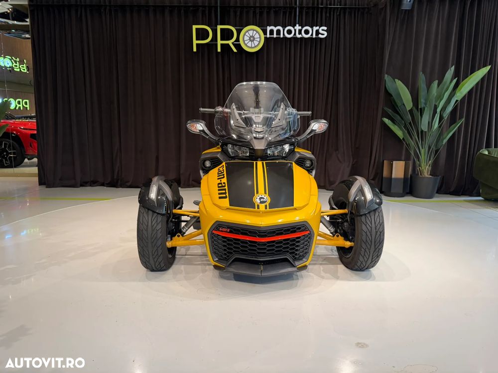 Can-Am Spyder - 9