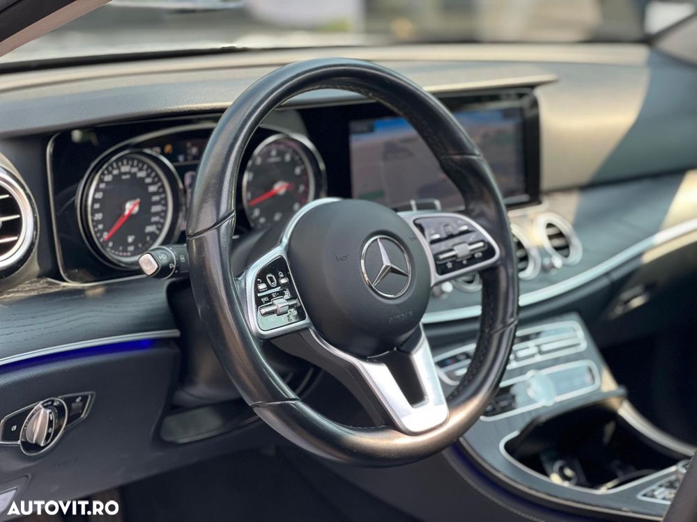 Mercedes-Benz E 200 4MATIC - 8