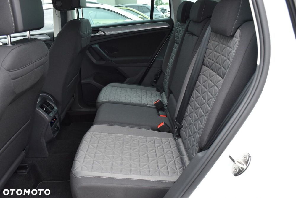 Volkswagen Tiguan 1.5 eTSI Life DSG - 30