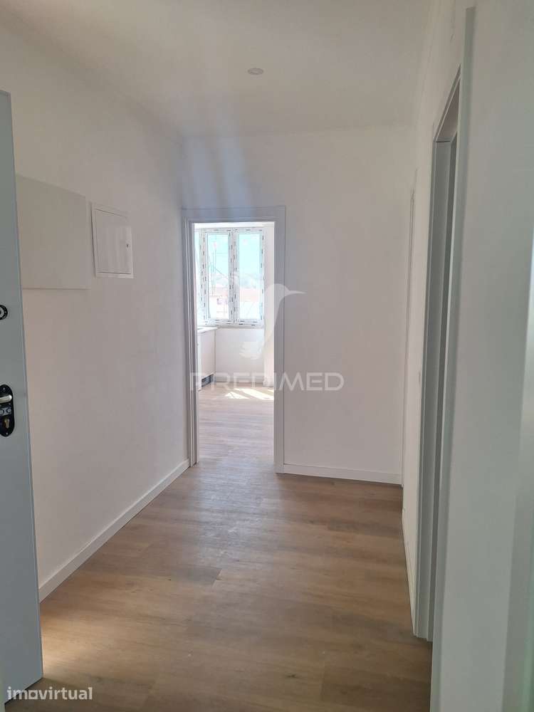 T2 Remodelado Amadora - Grande imagem: 2/9