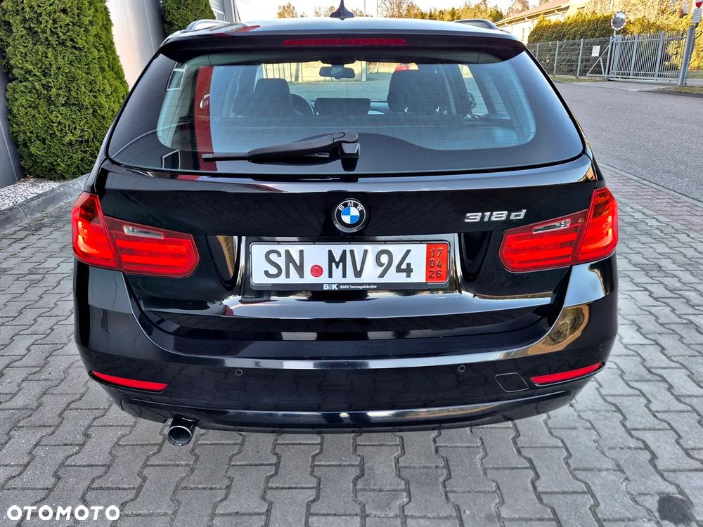 BMW Seria 3 318d DPF Edition Sport - 21