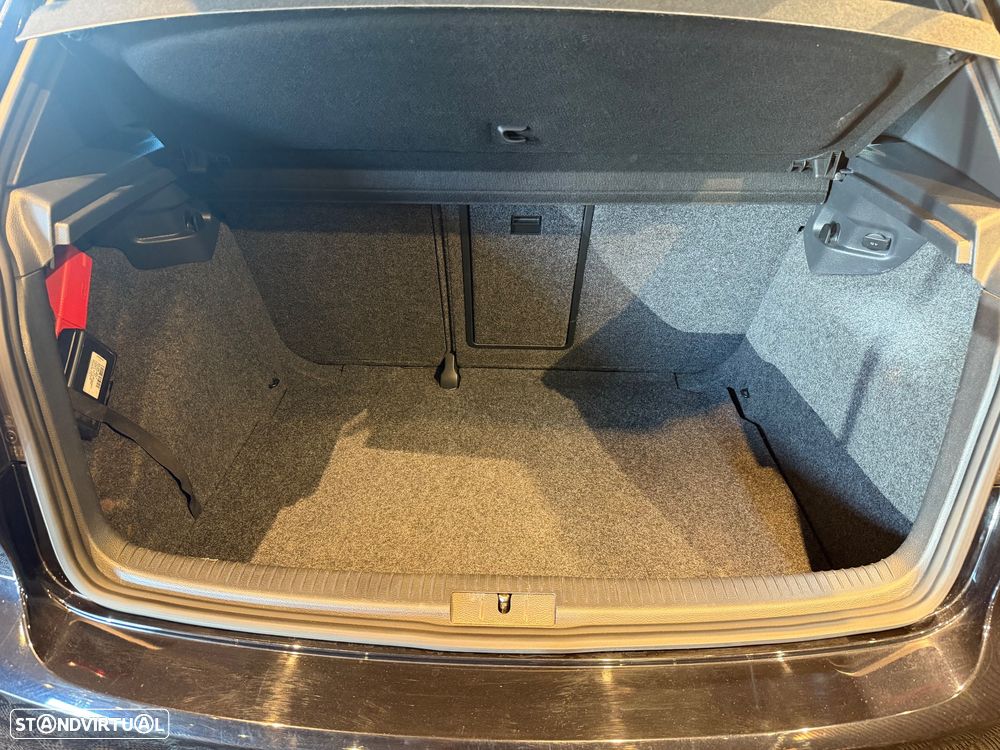 VW Golf 2.0 TDi DPF GTD - 27