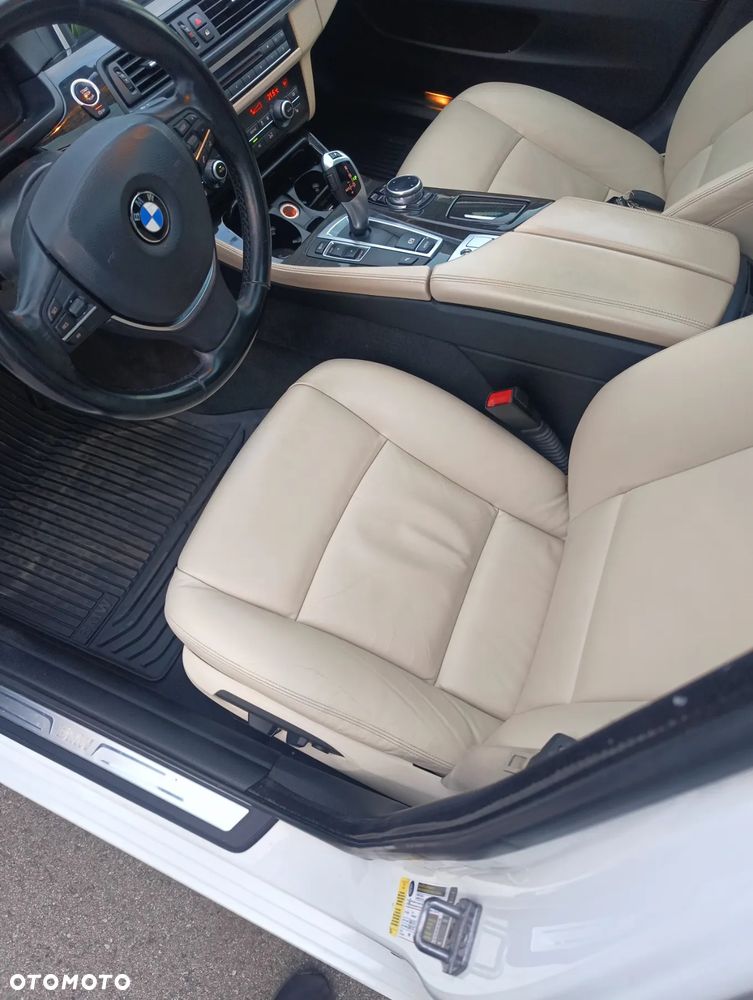 BMW Seria 5 528i Luxury Line - 6