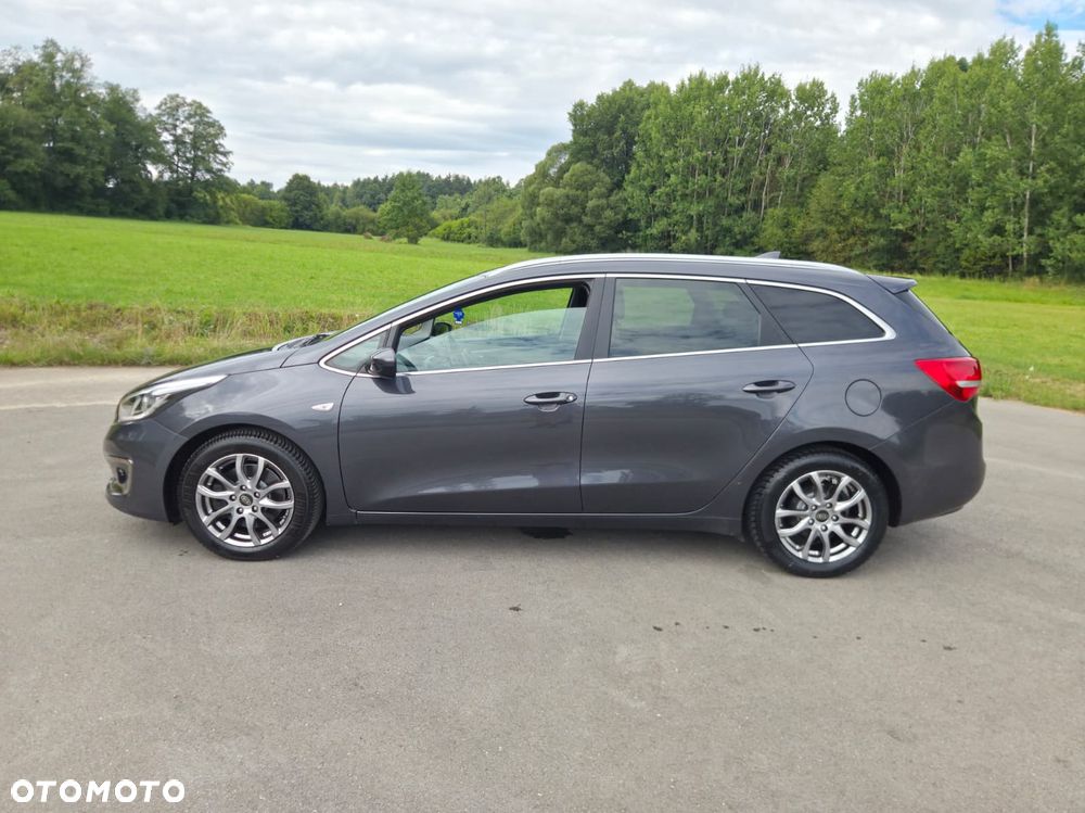 Kia Ceed - 10