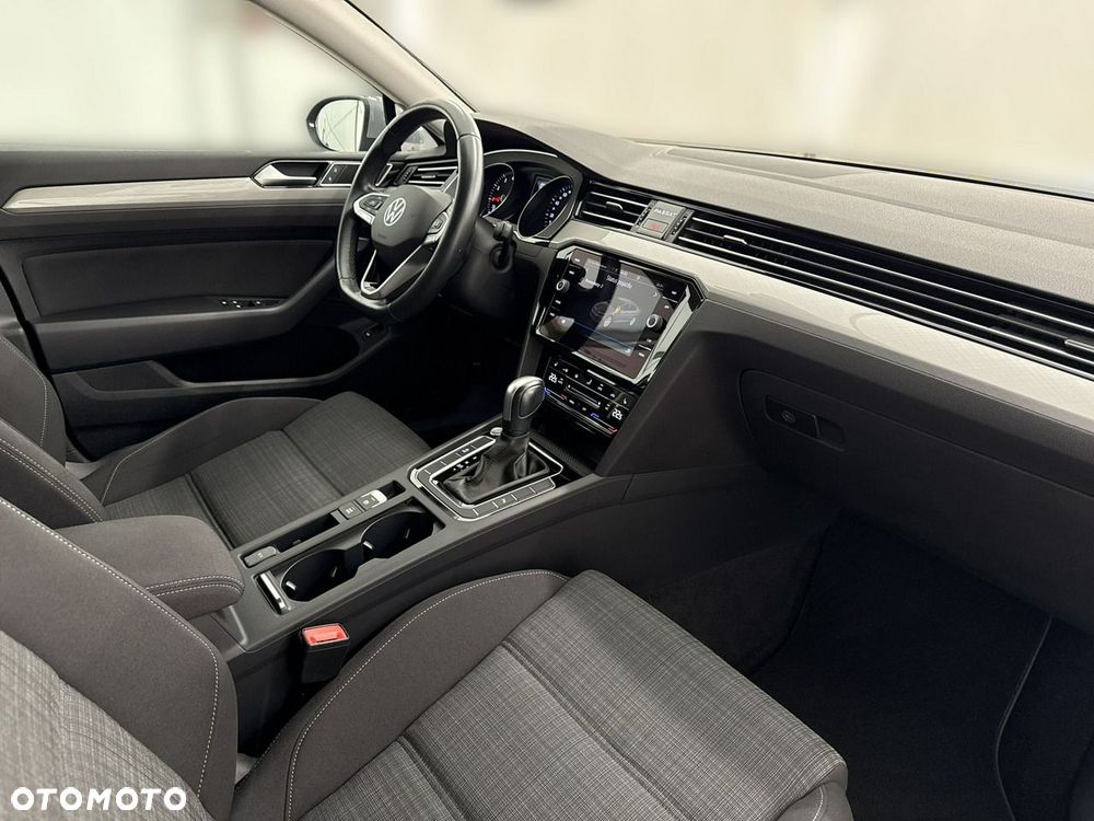Volkswagen Passat - 24