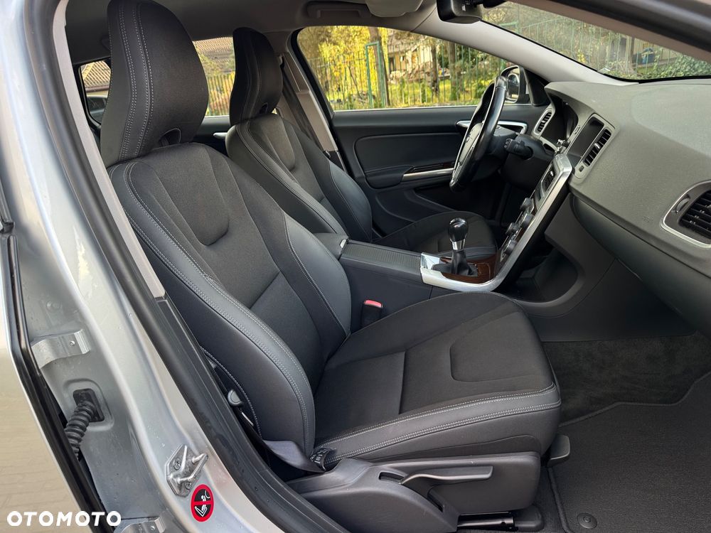 Volvo V60 D2 Edition Pro - 25