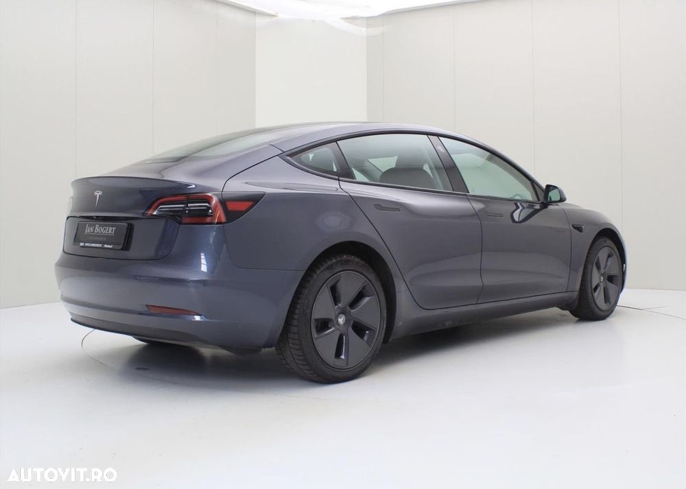 Tesla Model 3 RWD - 4