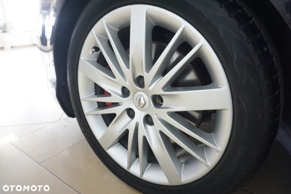 Renault Laguna V6 dCi 235 FAP GT - 15