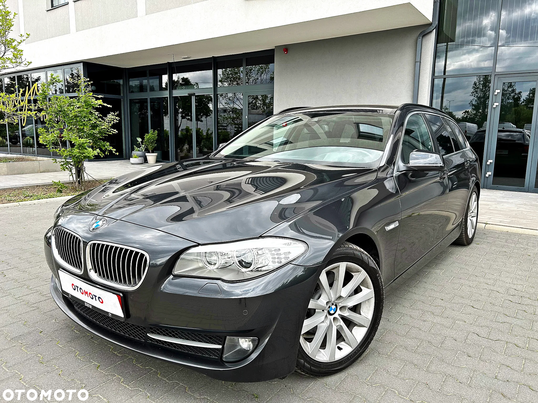 BMW Seria 5 520d Touring Luxury Line - 2